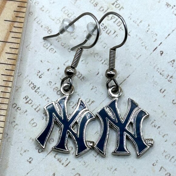 Official New York Yankee Logo Baseball Team Silver Blue Enamel Earrings Pierced - Picture 4 of 10